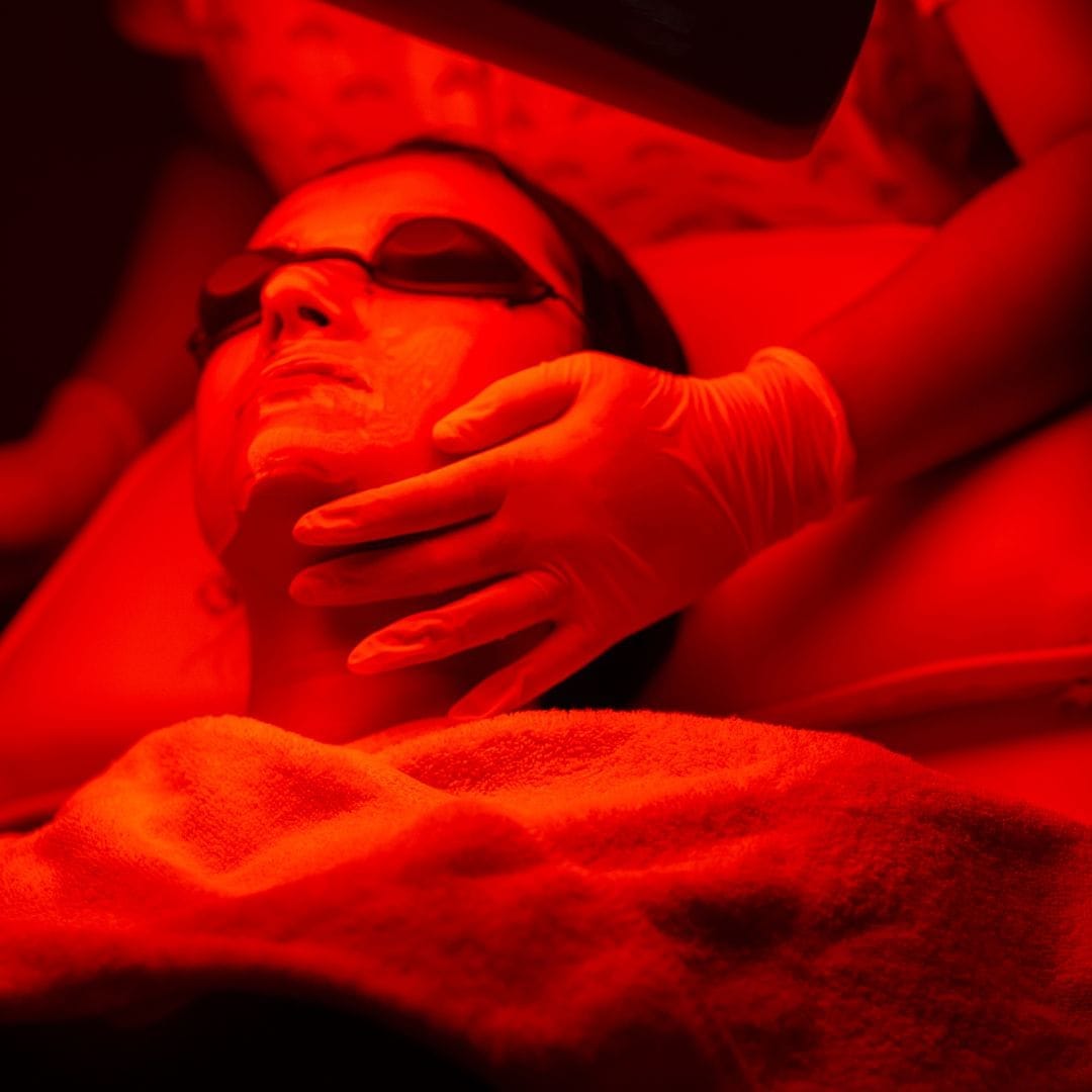 Red Light Therapy Advantages: Complete Guide